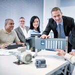 Prepariamoci in Siemens alle certificazioni base e avanzata per Docenti: un percorso strutturato per l’automazione industriale sce-education-training-plc-courses-key-visual-shero-2560x1440